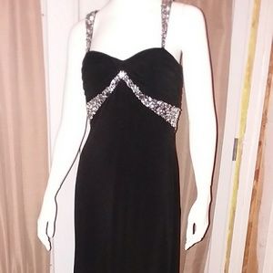 🎀Black, jeweled size 6 Prom / Ball Gown 🎀